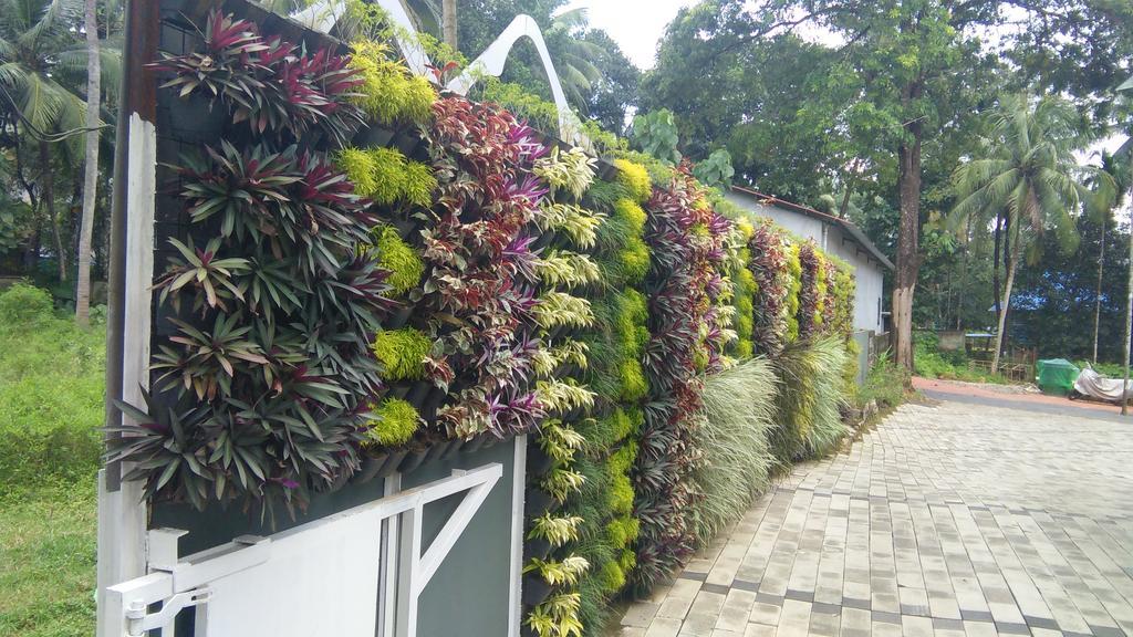 Willow Heights Athirappilly Exterior photo