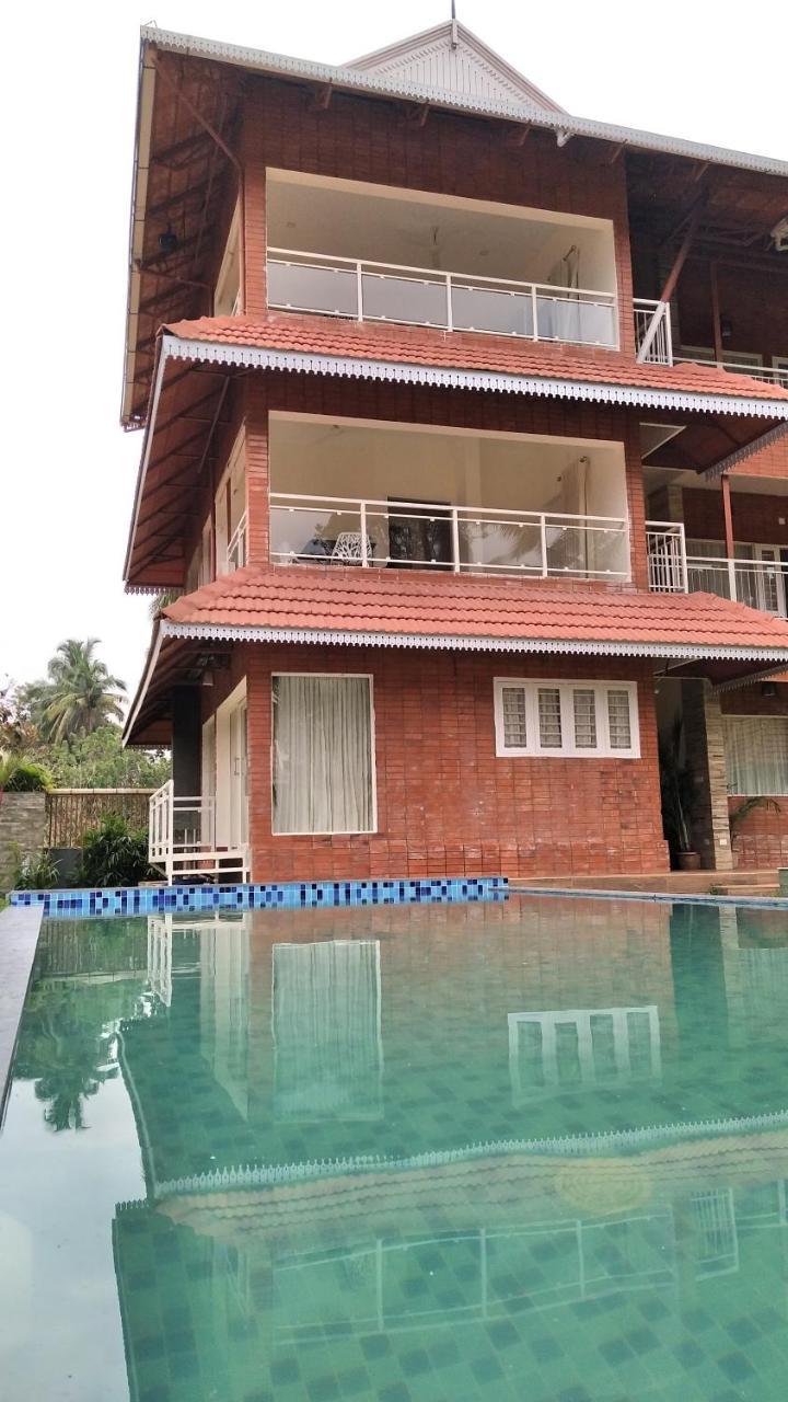 Willow Heights Athirappilly Exterior photo